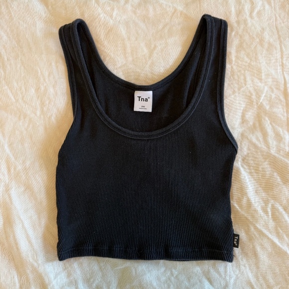 TNA Ribbed Cropped Tank - Picture 1 of 6